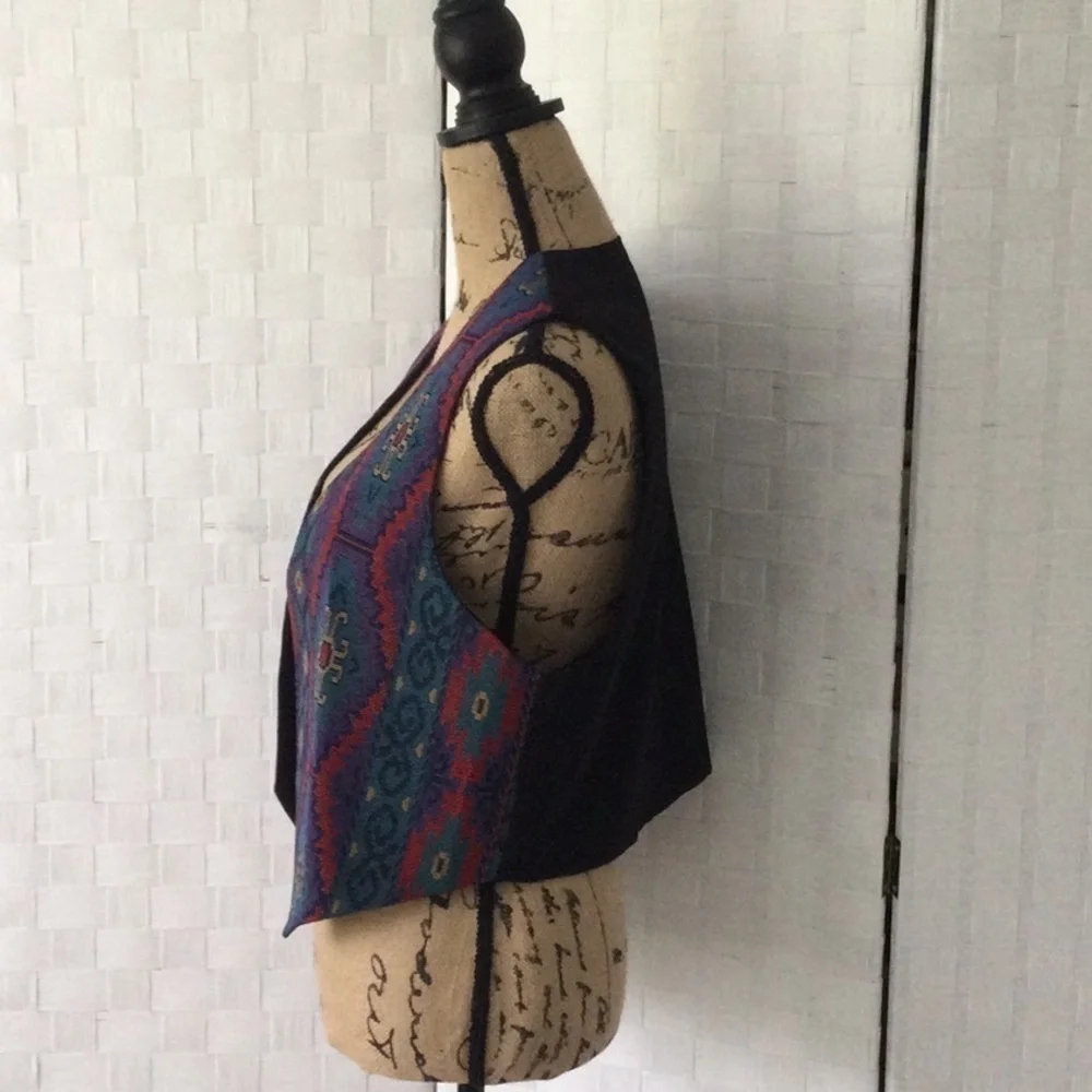 Ann Loy Original Vest Beautiful colors green red and lavender size M NWOT #379